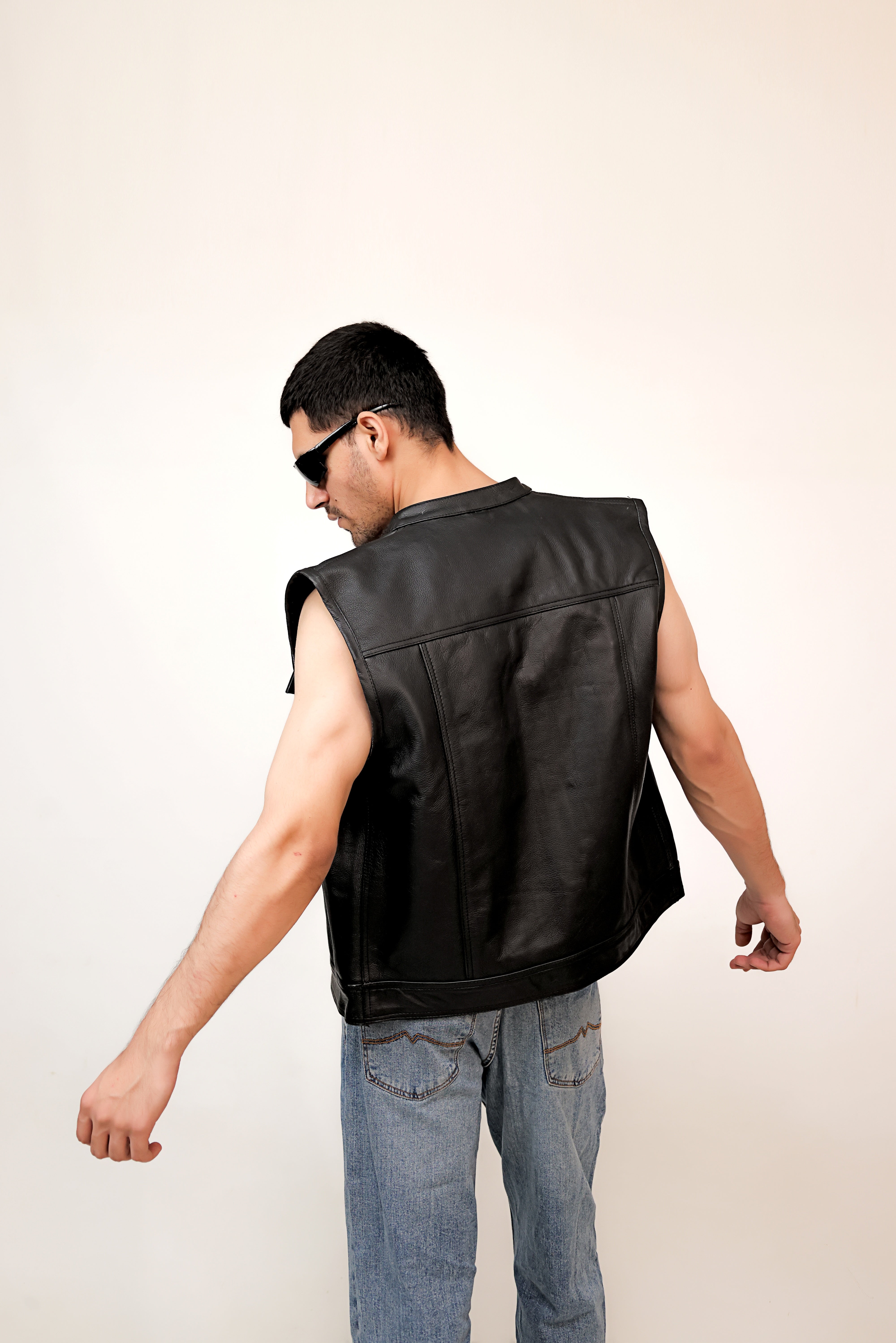 LEATHER VEST Secondary image